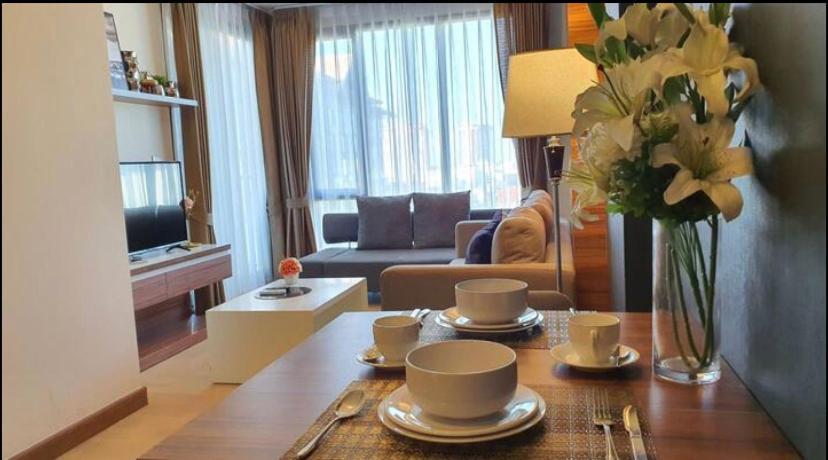The Astra,city Center,best View,big Room,5mins,night Market Appartement